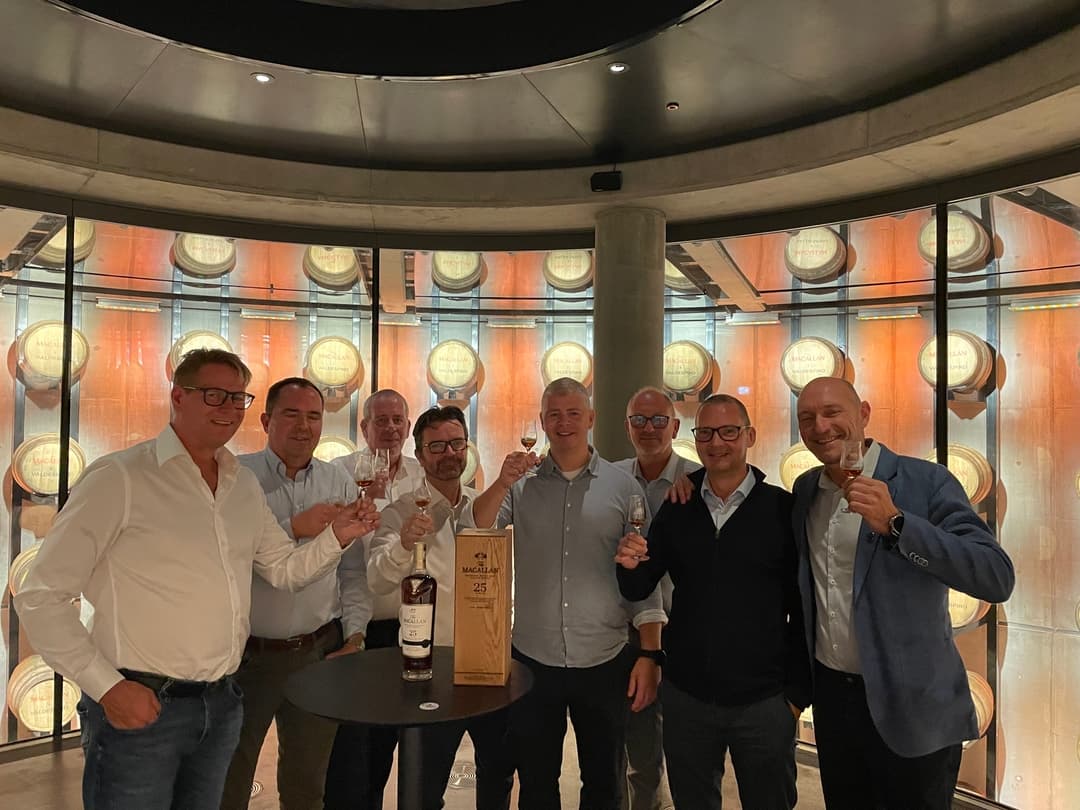 Cognac-fat i et tradisjonelt lagerhus